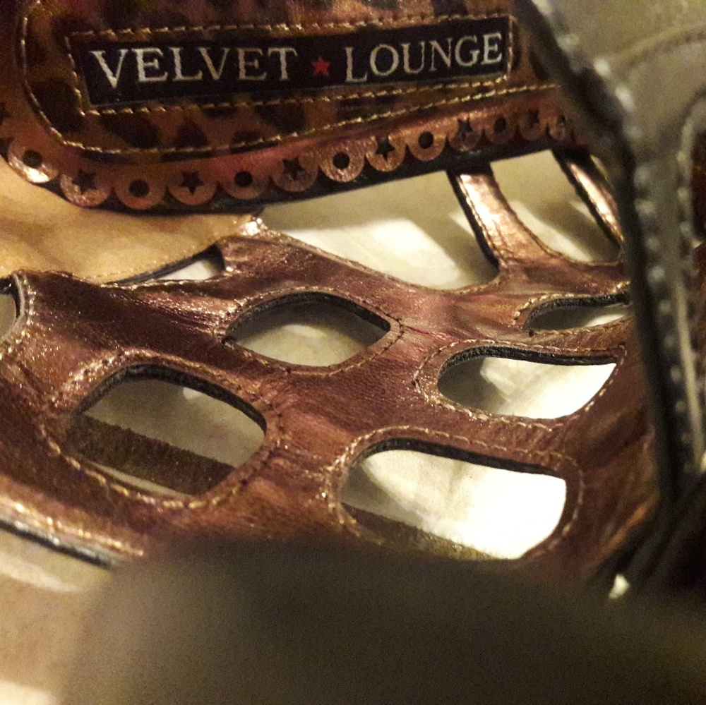 Velvet Lounge/ Peep Toe Heels - Picture 3 of 8
